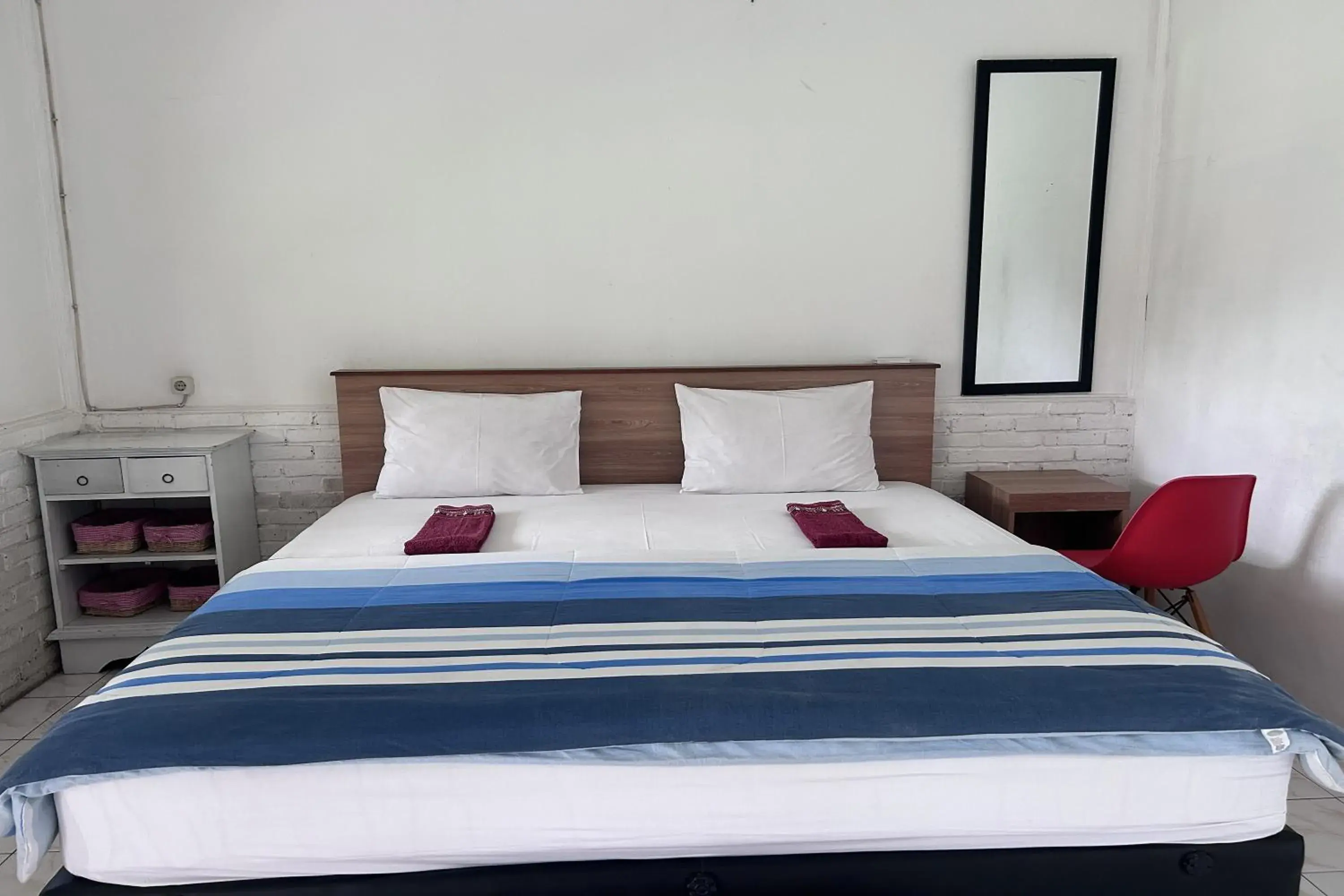 Bedroom, Bed in Carla Garden Bedroom, Bed in Carla Garden