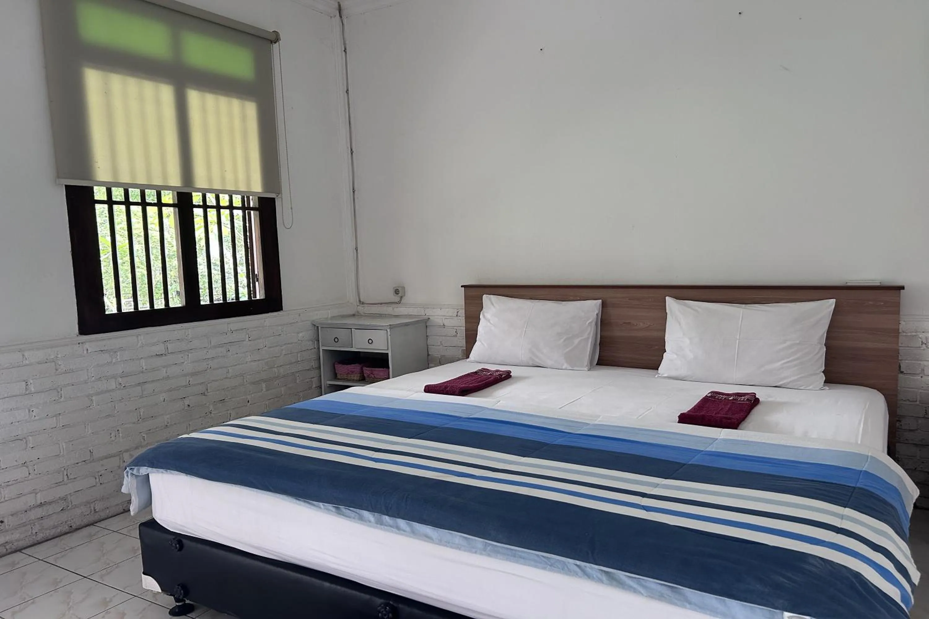 Photo of the whole room, Bed in Carla Garden