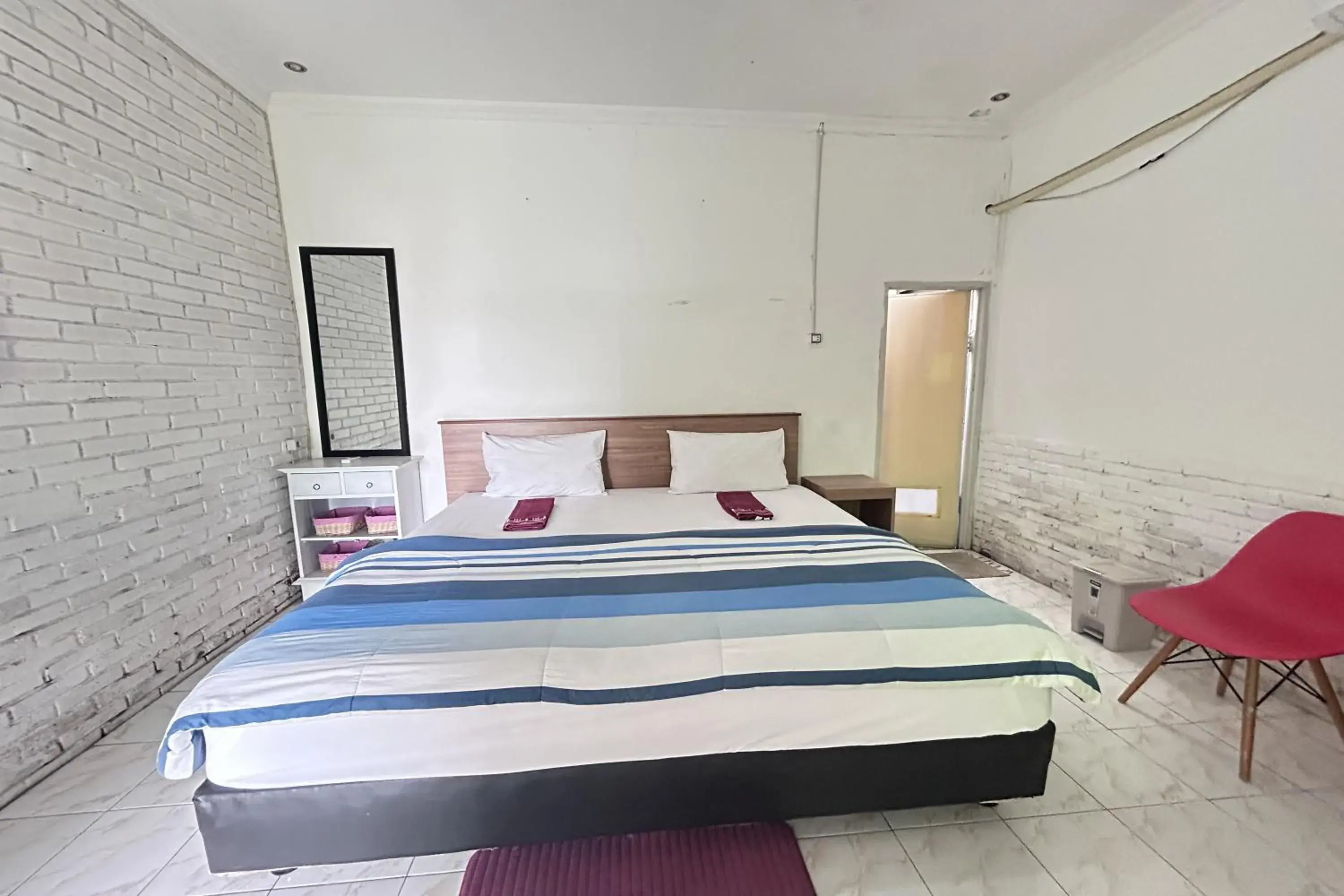 Bedroom, Bed in Carla Garden Bedroom, Bed in Carla Garden