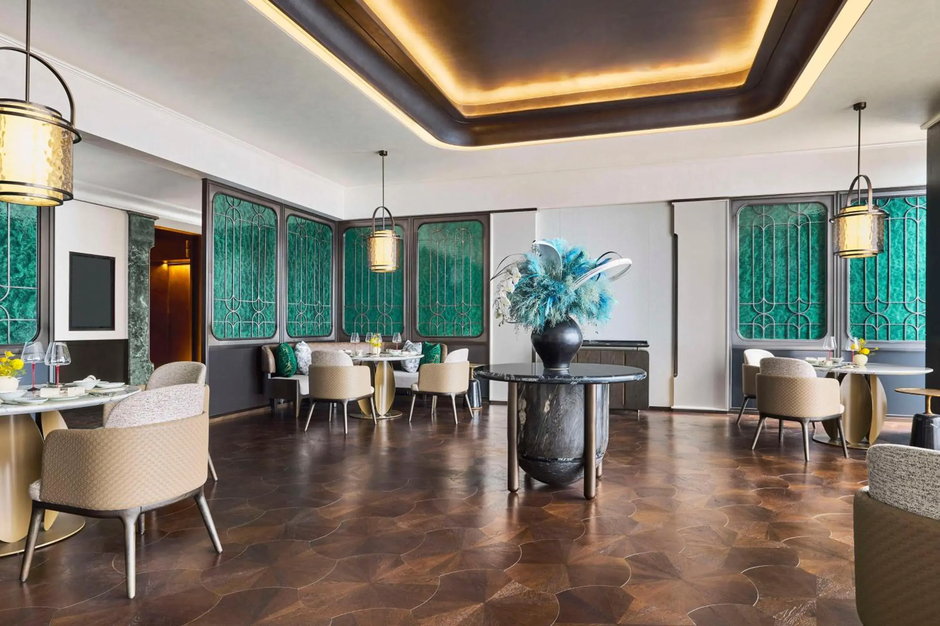 Restaurant/places to eat in Conrad Chongqing - Indulge in the magical 8D city landscape Restaurant/places to eat in Conrad Chongqing - Indulge in the magical 8D city landscape