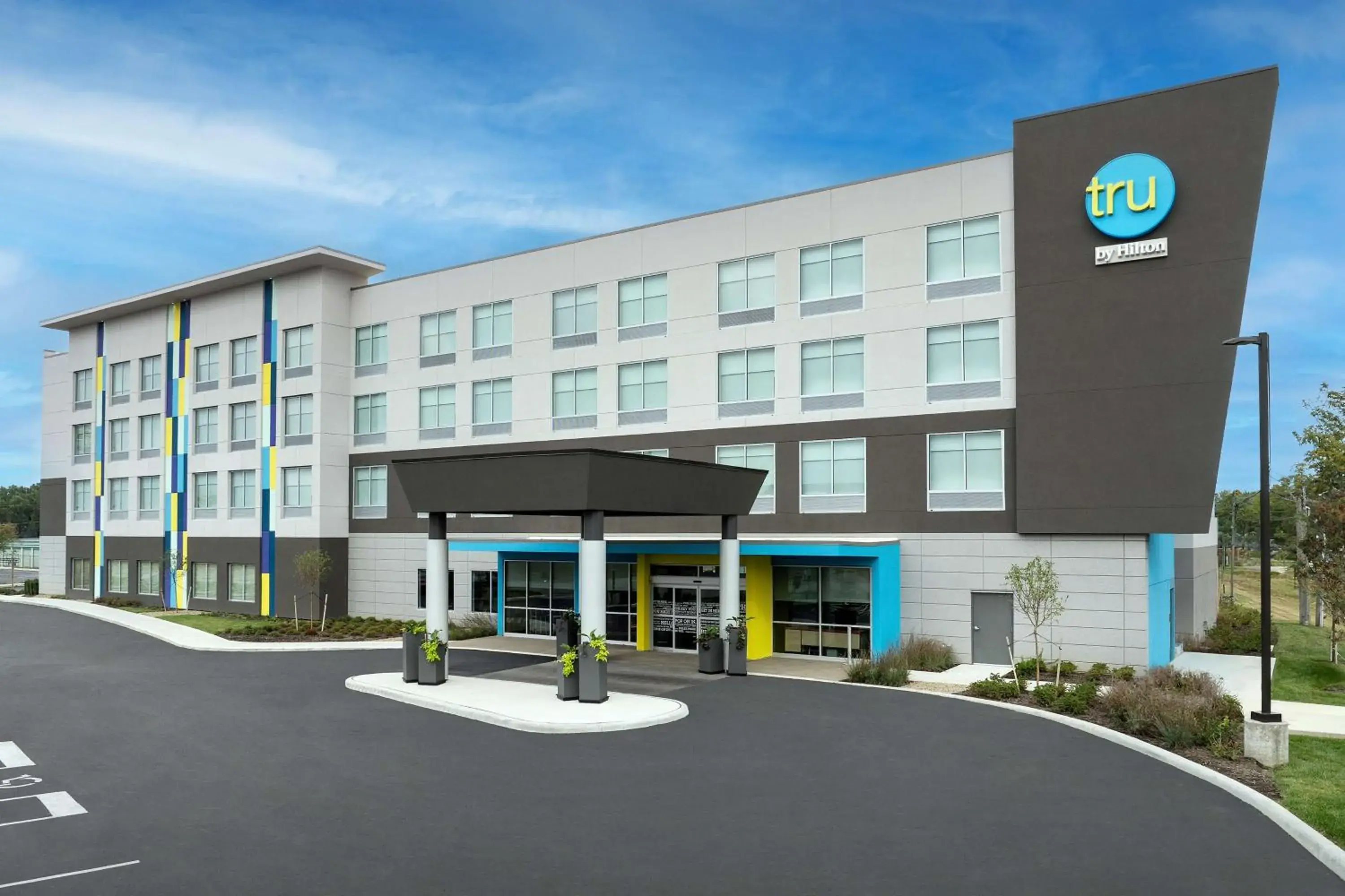 Property building in Tru By Hilton Columbus East Broad Property building in Tru By Hilton Columbus East Broad