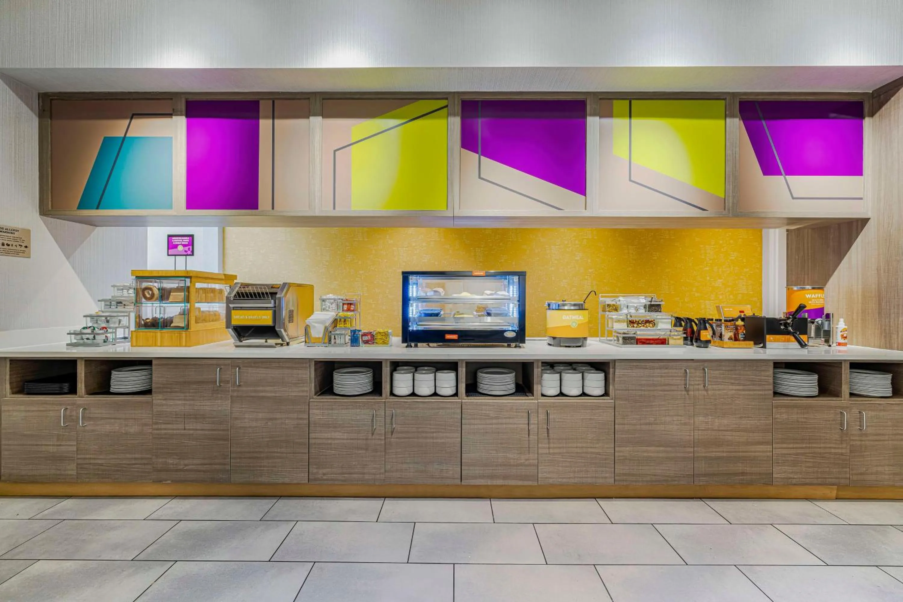 Breakfast in Home2 Suites By Hilton Colorado Springs Airport