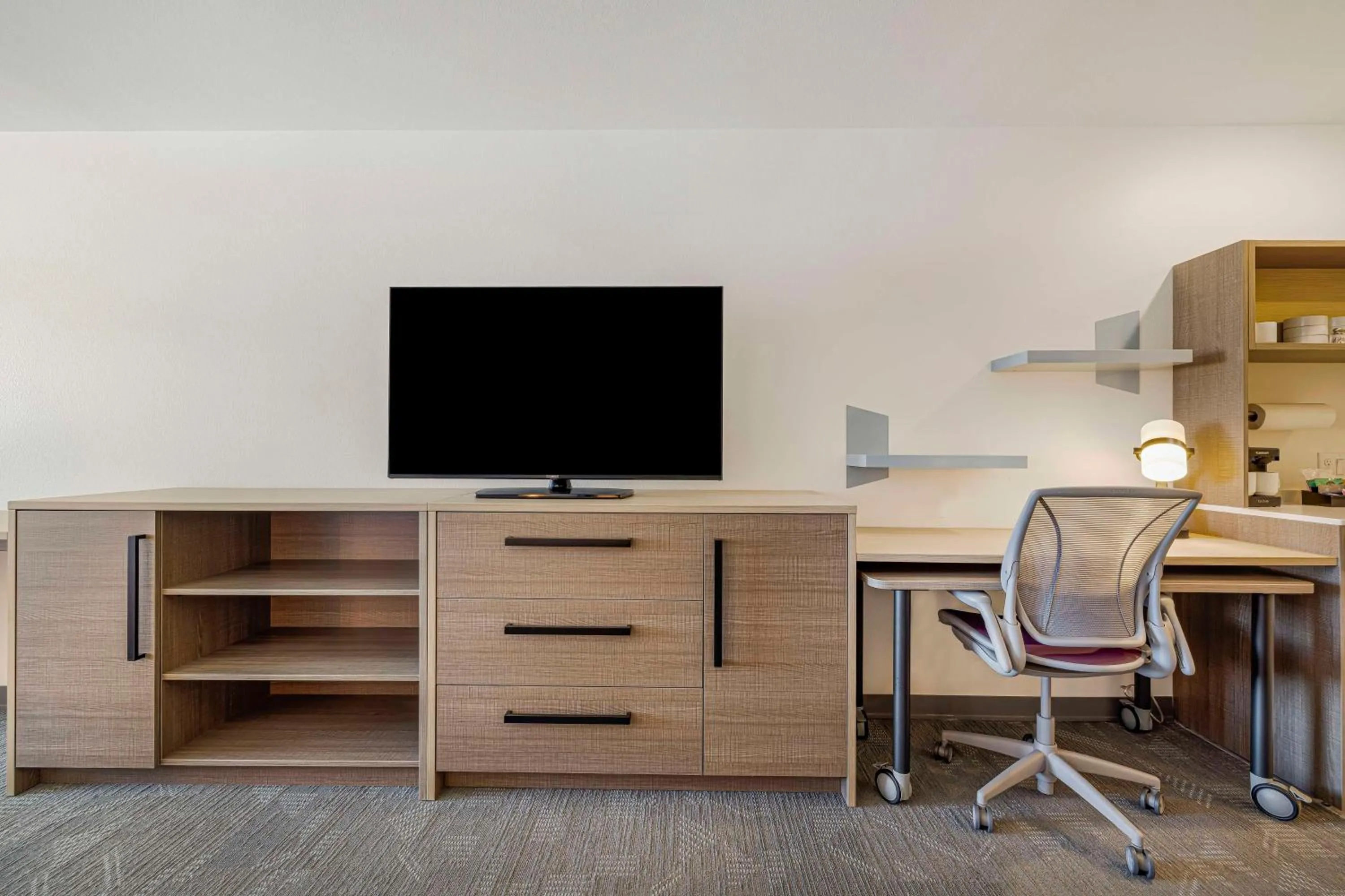 Bedroom in Home2 Suites By Hilton Colorado Springs Airport