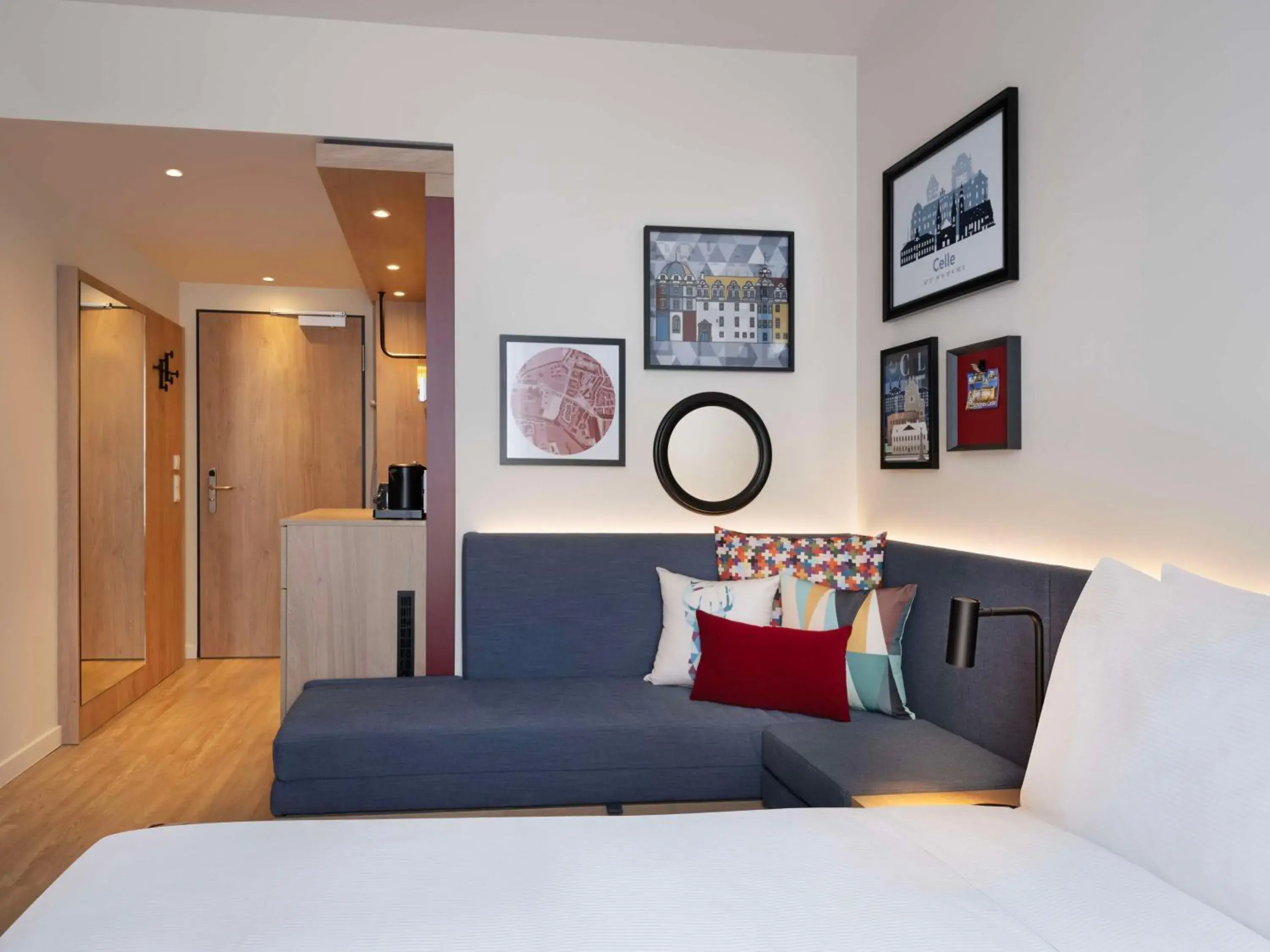 Photo of the whole room, Bed in Hampton By Hilton Celle Photo of the whole room, Bed in Hampton By Hilton Celle