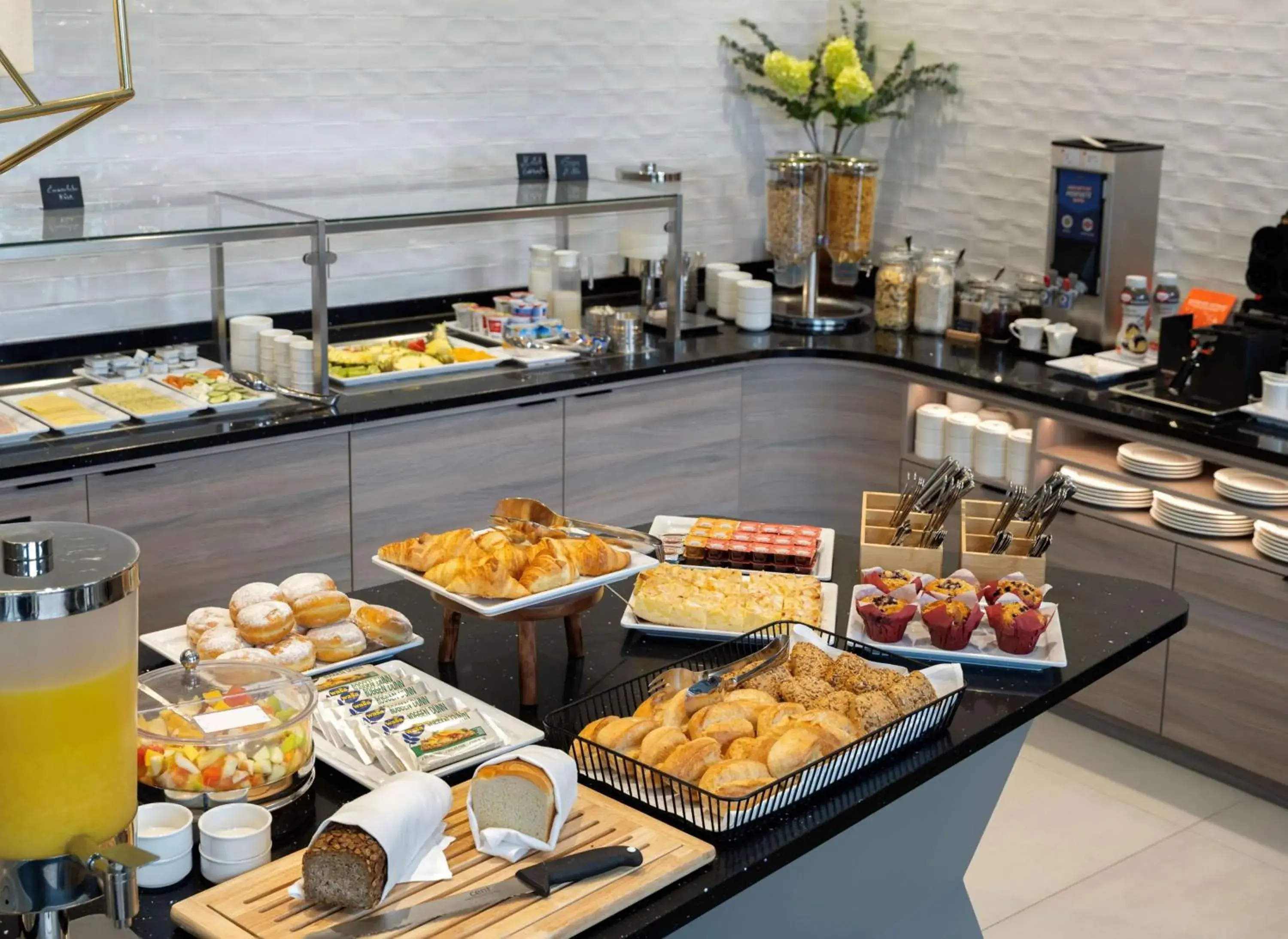 Food and drinks in Hampton By Hilton Celle Food and drinks in Hampton By Hilton Celle