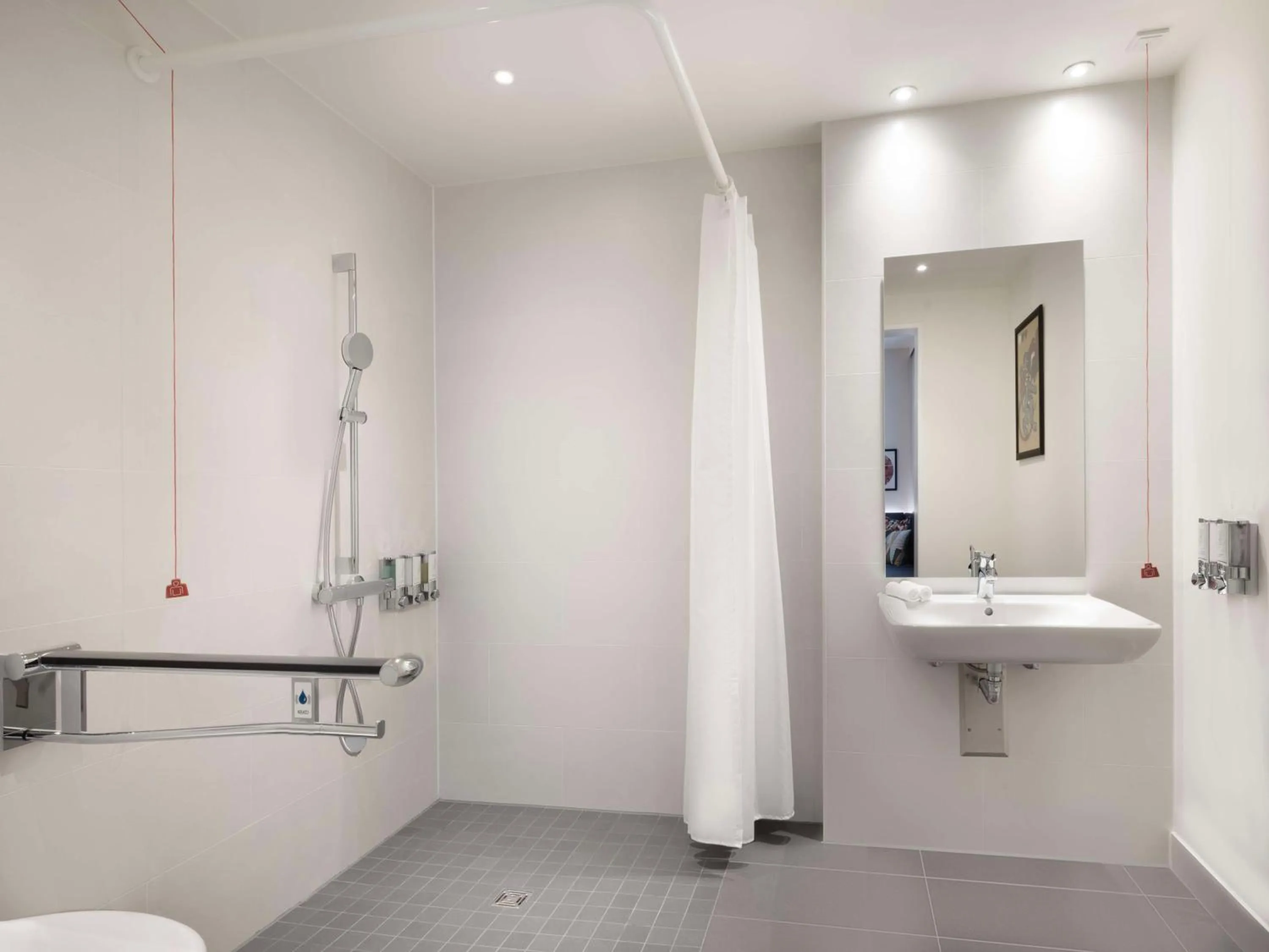 Photo of the whole room in Hampton By Hilton Celle