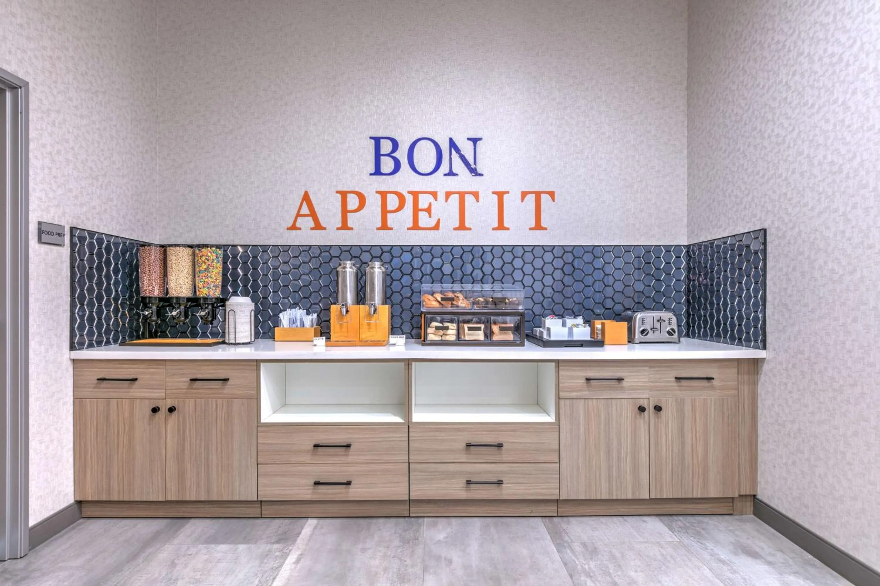 Breakfast in Hampton Inn & Suites by Hilton Shenandoah The Woodlands