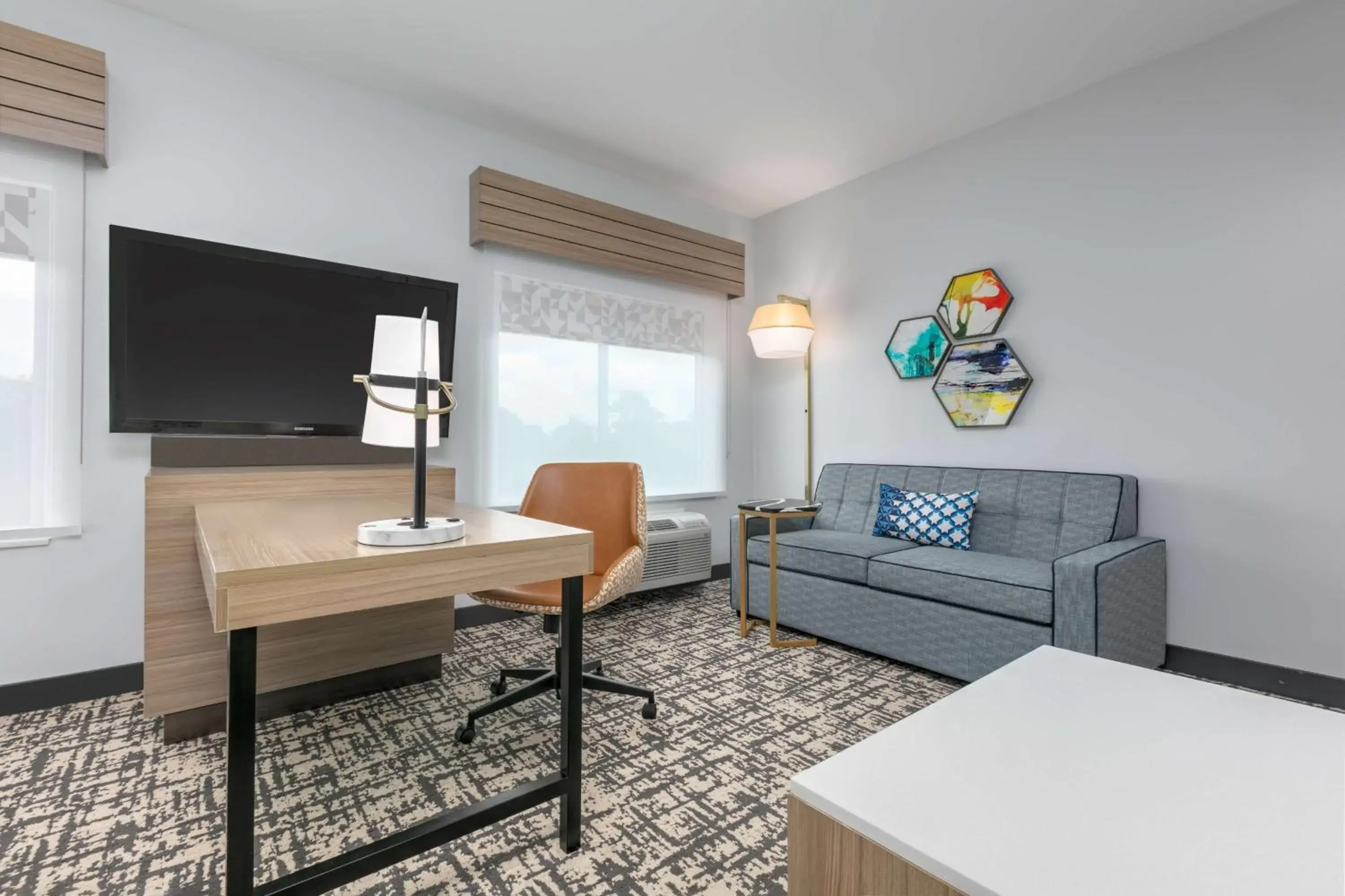 Bedroom in Hampton Inn & Suites by Hilton Shenandoah The Woodlands Bedroom in Hampton Inn & Suites by Hilton Shenandoah The Woodlands