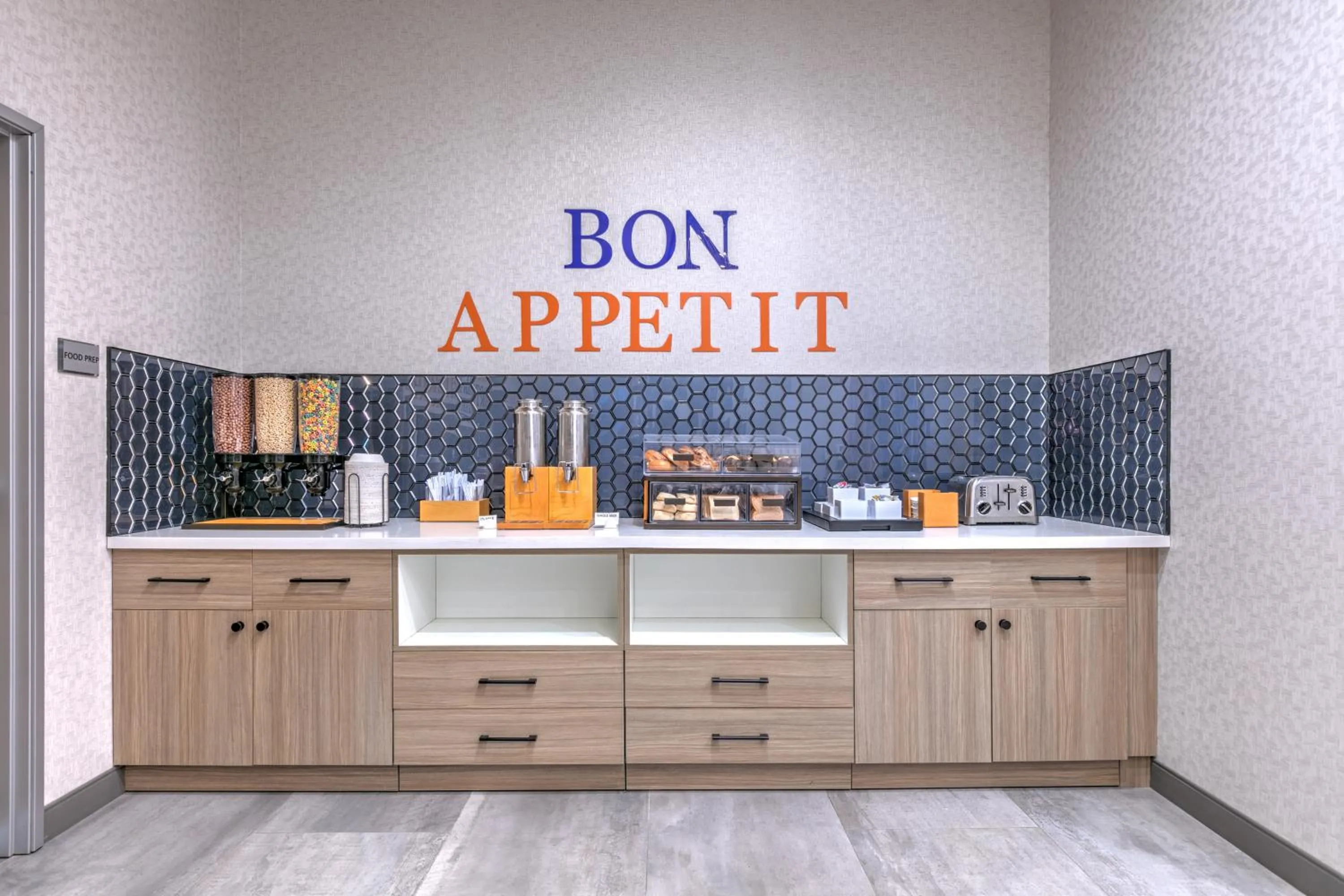 Breakfast in Hampton Inn & Suites by Hilton Shenandoah The Woodlands