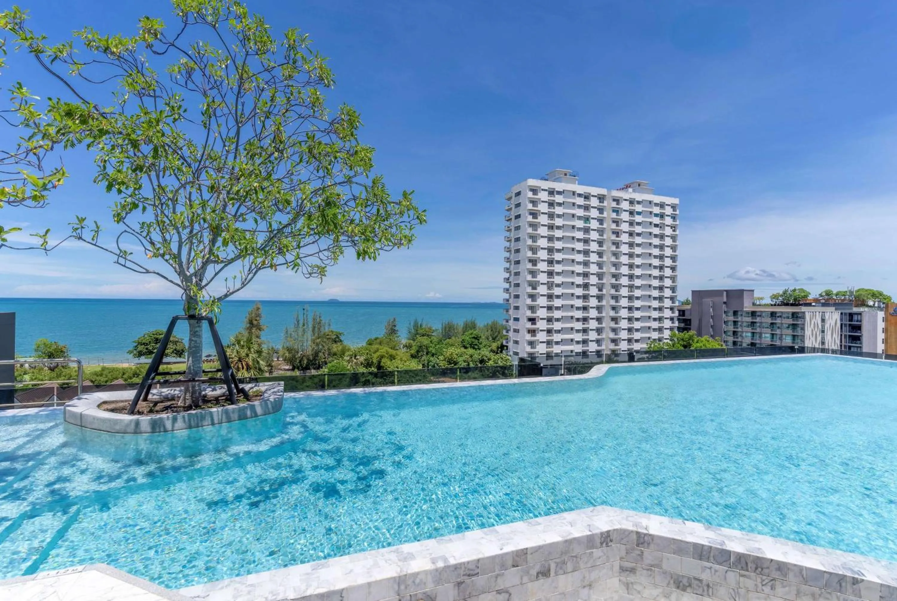 Pool view in Howard Johnson by Wyndham Pattaya JC