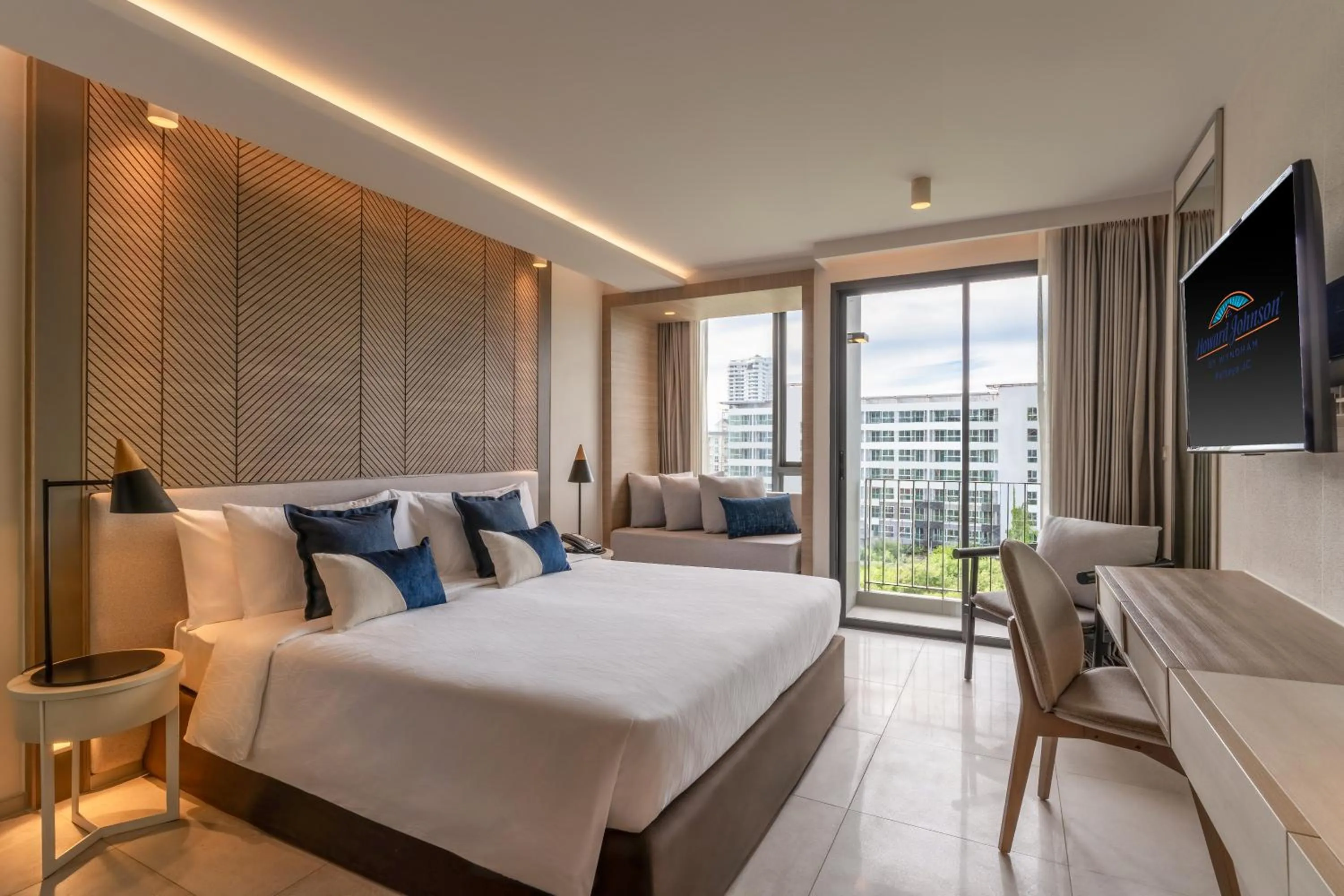 Bed in Howard Johnson by Wyndham Pattaya JC