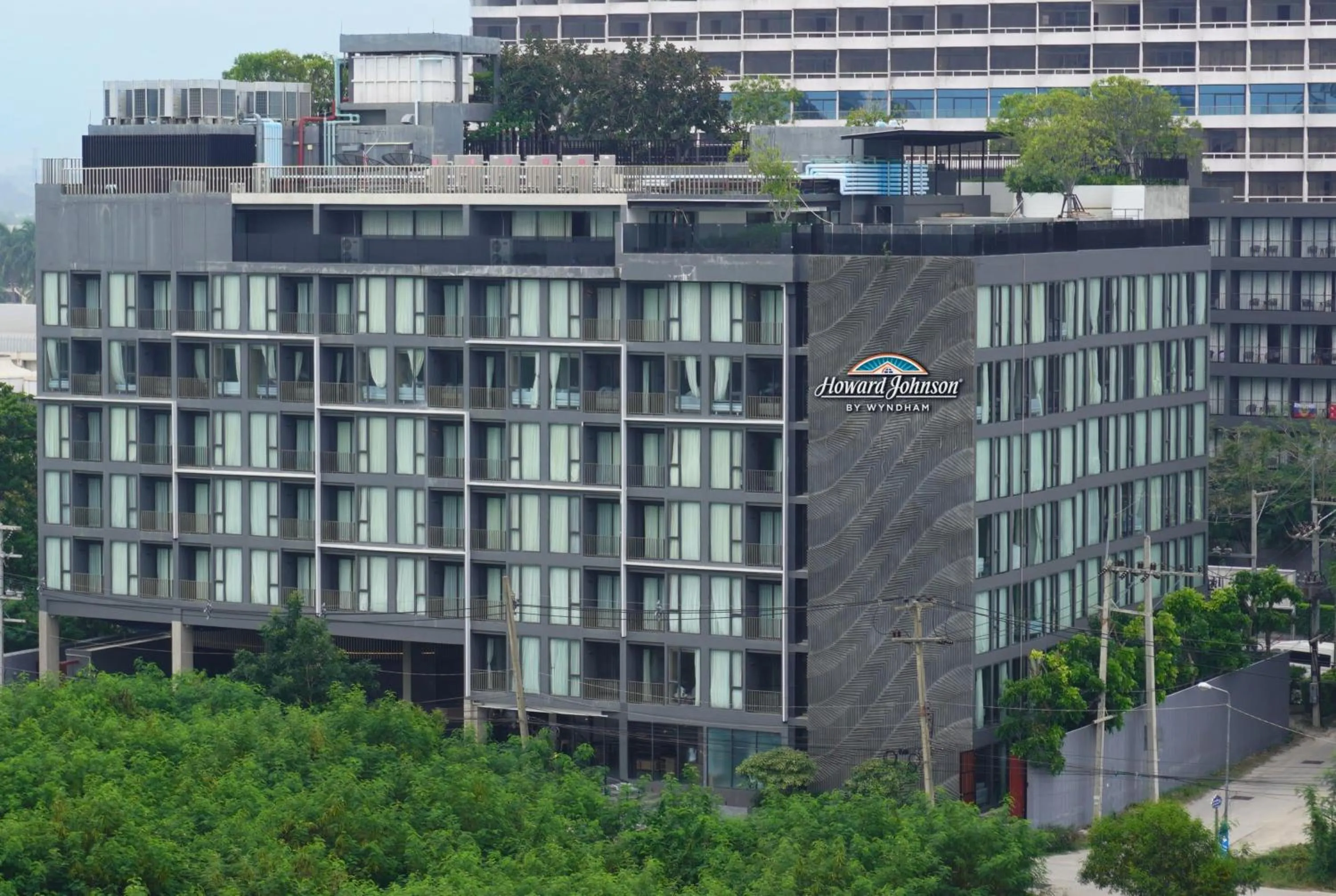 Property building in Howard Johnson by Wyndham Pattaya JC