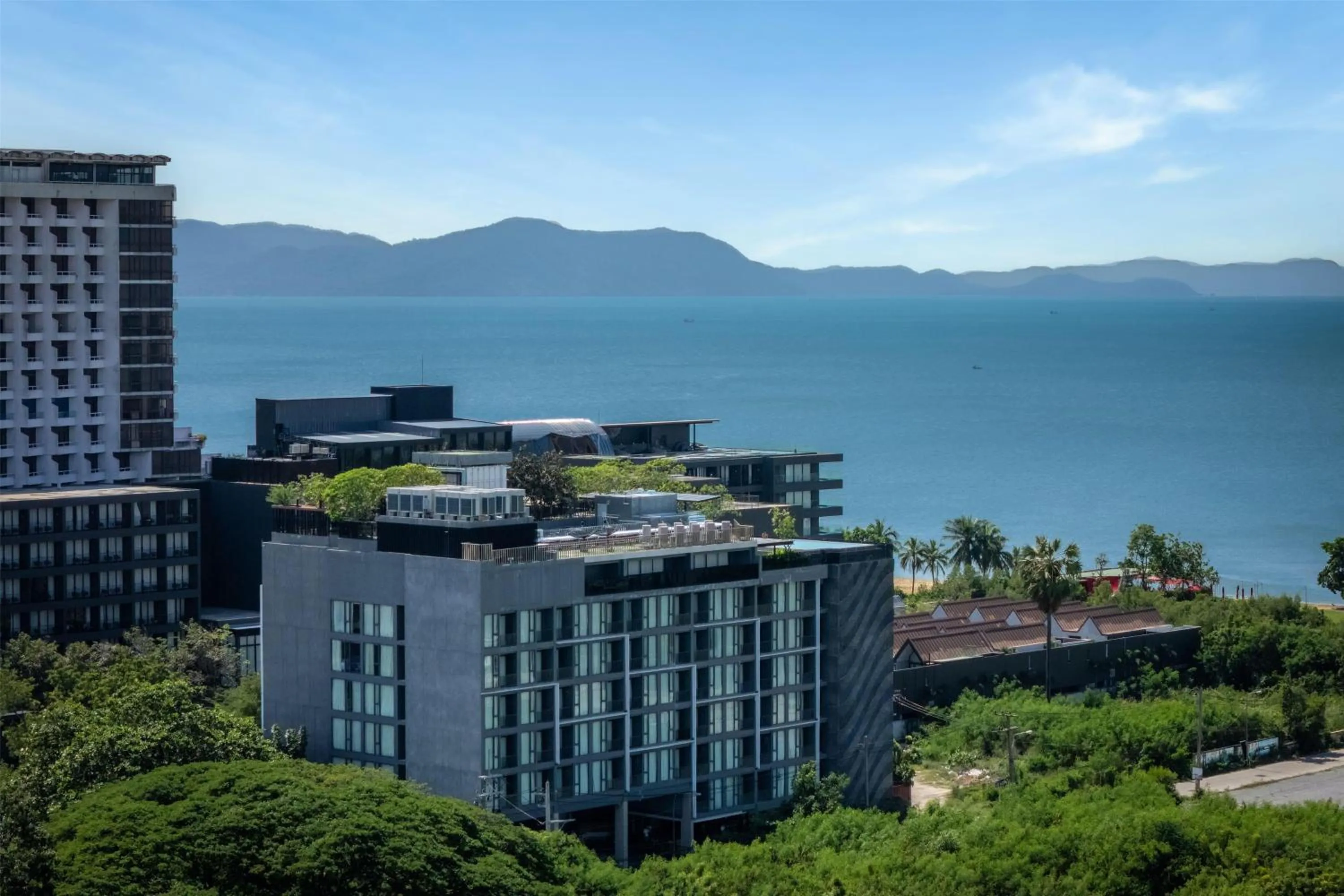 Property building in Howard Johnson by Wyndham Pattaya JC