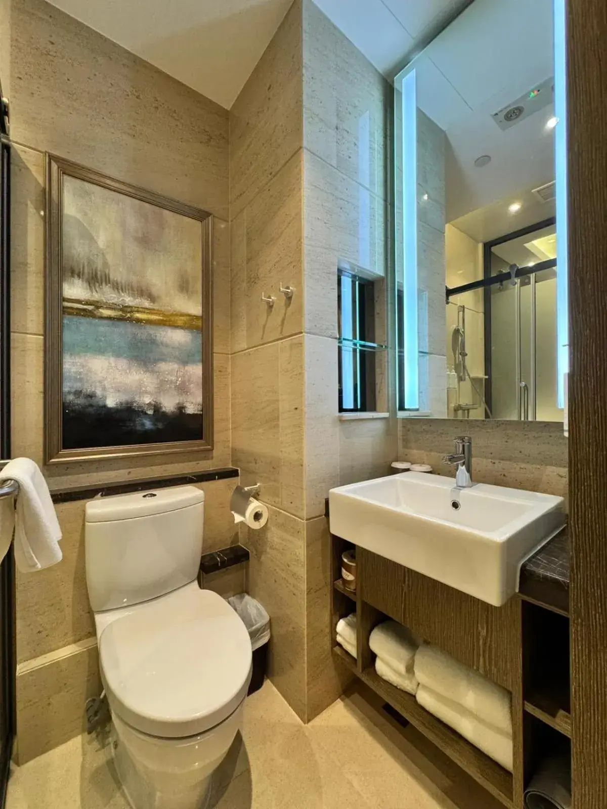 Property building in Kew Green Hotel Mongkok Property building in Kew Green Hotel Mongkok