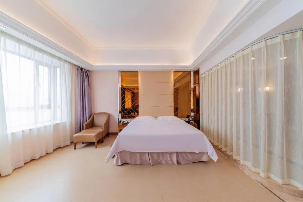 Bed in Regency Hotel