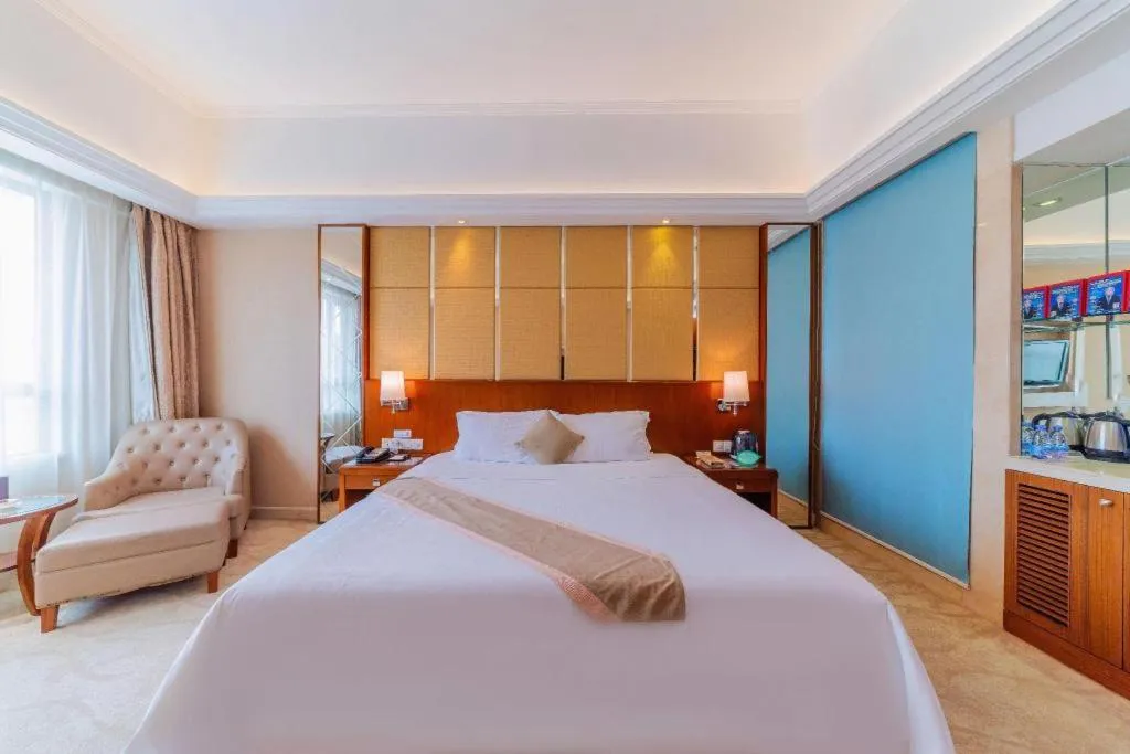 Bed in Regency Hotel