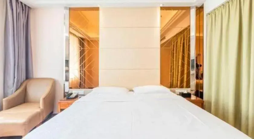 Bed in Regency Hotel Bed in Regency Hotel