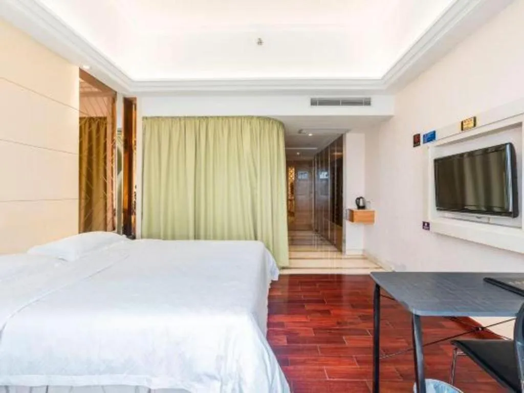 Bed in Regency Hotel