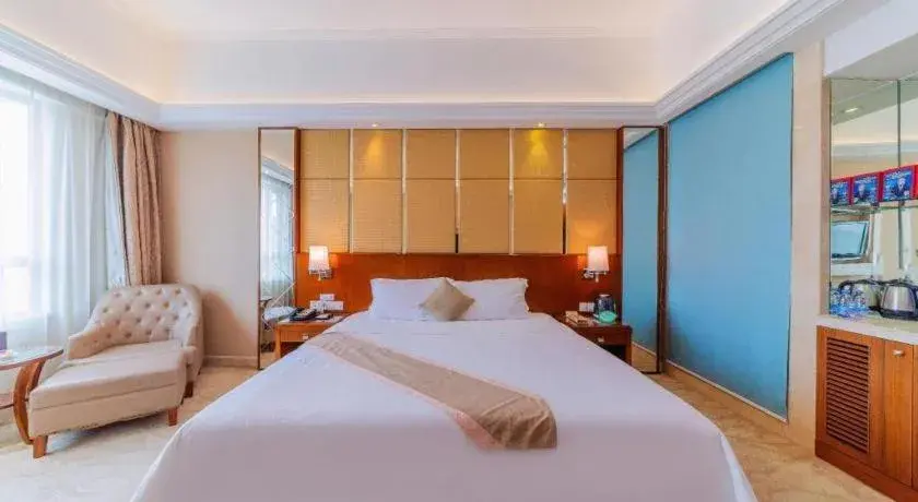 Bed in Regency Hotel Bed in Regency Hotel