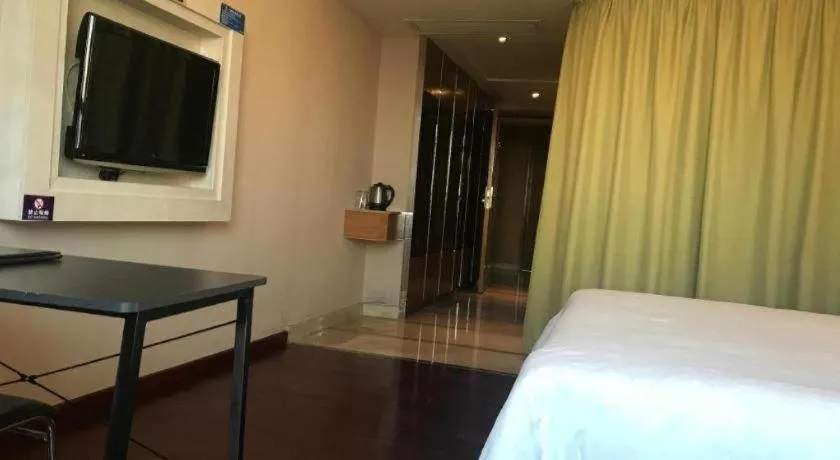 Bed in Regency Hotel