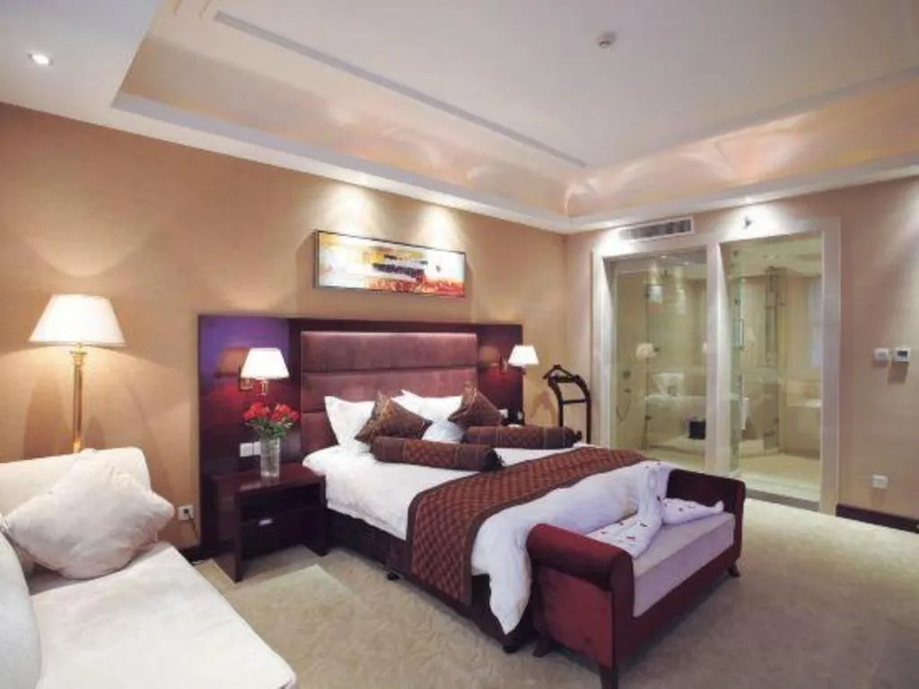 Bed in Zhongzhou International Hotel