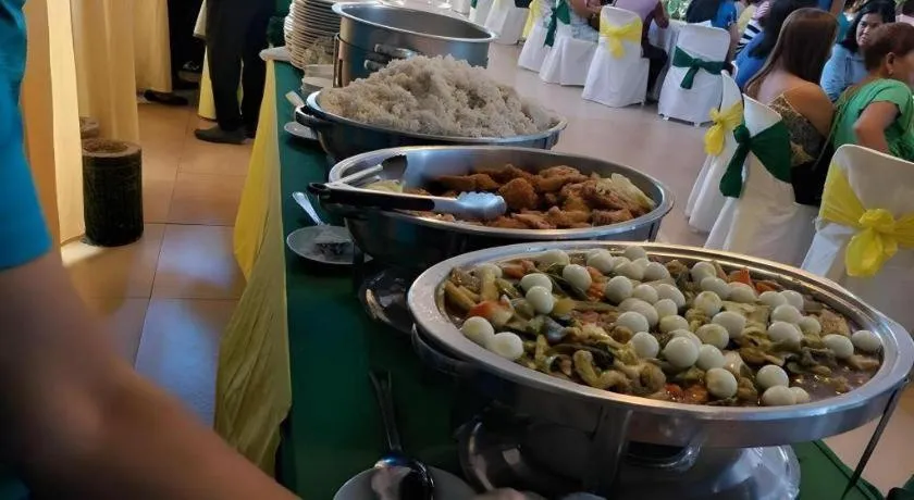 Quezon Premier Hotel - Candelaria