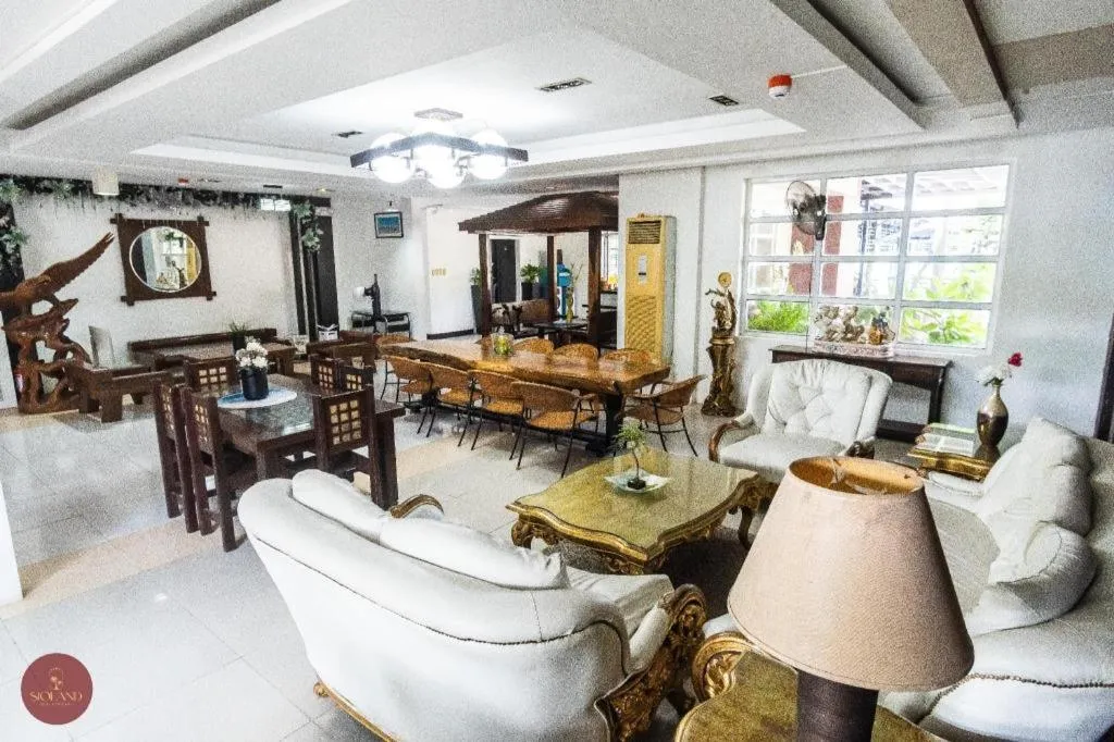 Quezon Premier Hotel - Candelaria