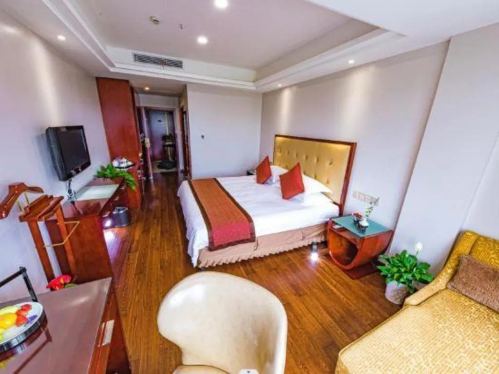 Bed in Shaoxing Yintai Hotel