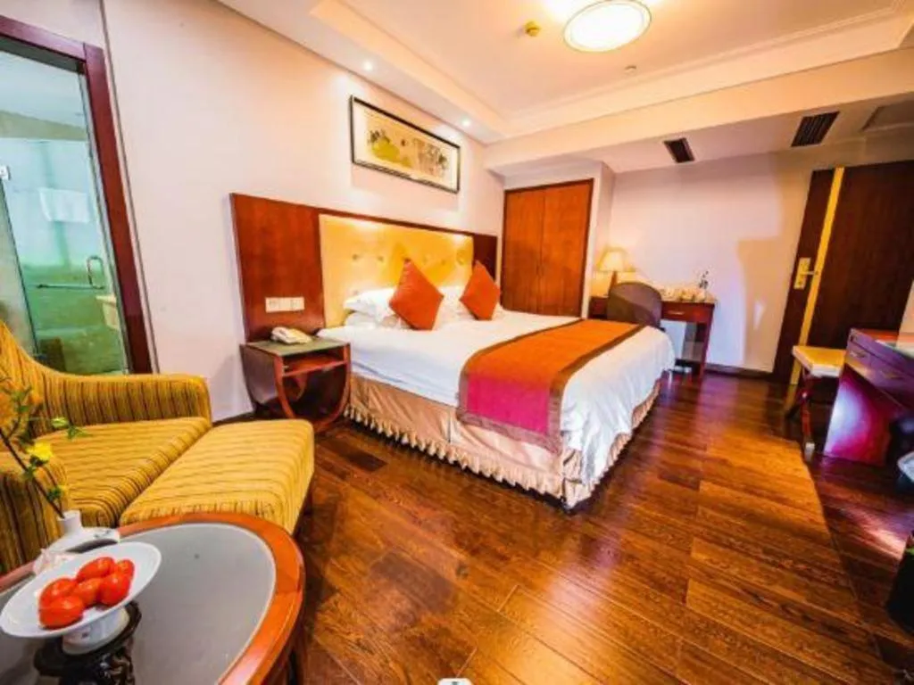 Bed in Shaoxing Yintai Hotel