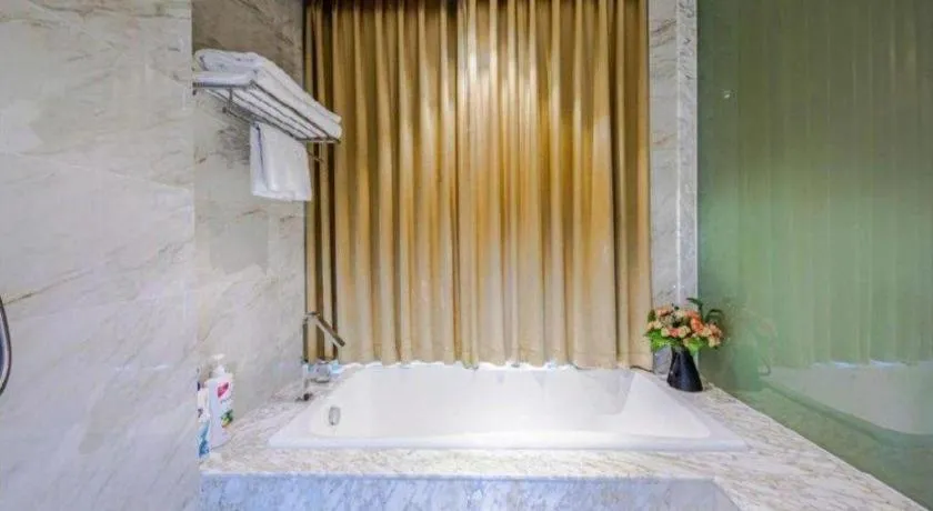 Bed in Shaoxing Yintai Hotel