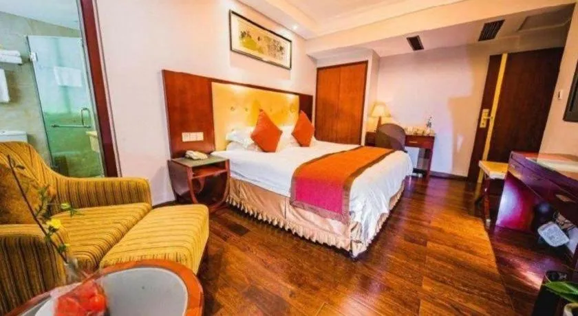 Bed in Shaoxing Yintai Hotel