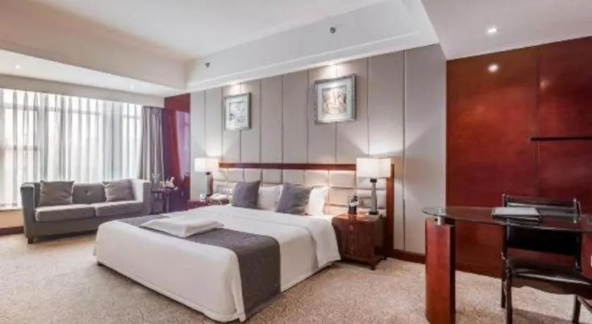 Bed in Chengdu Yinsheng International Hotel