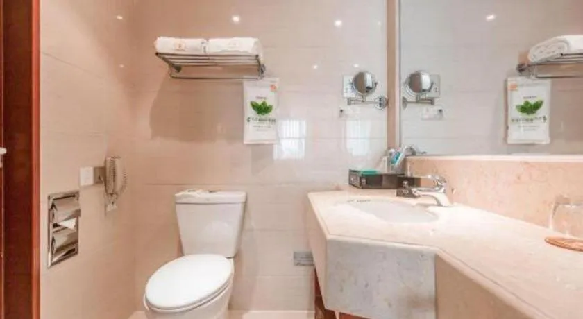 Chengdu Yinsheng International Hotel