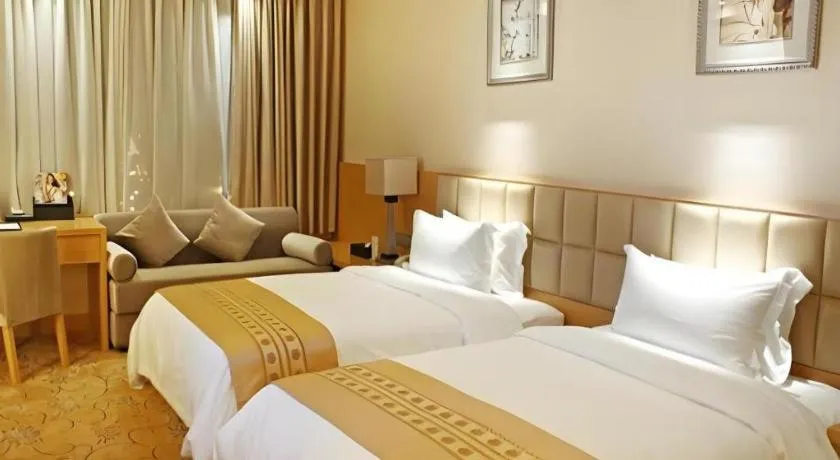 Bed in Chengdu Yinsheng International Hotel