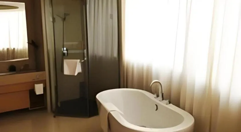 Chengdu Yinsheng International Hotel