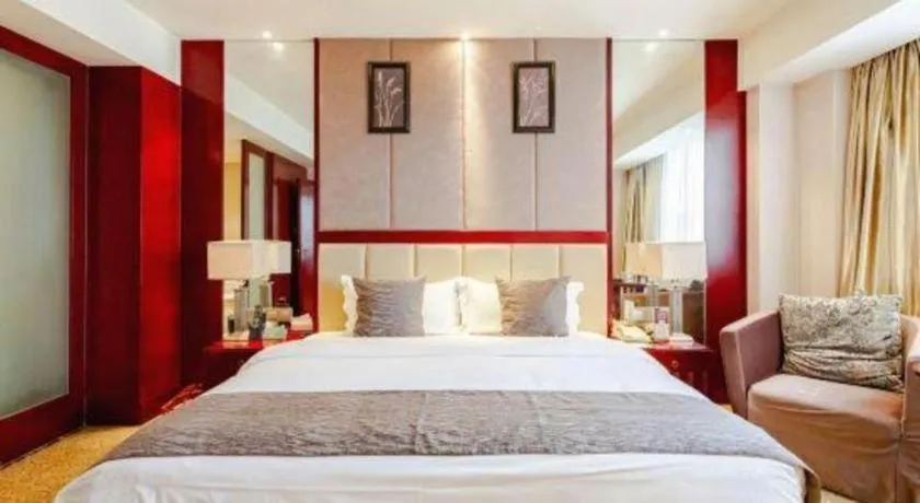Bed in Chengdu Yinsheng International Hotel