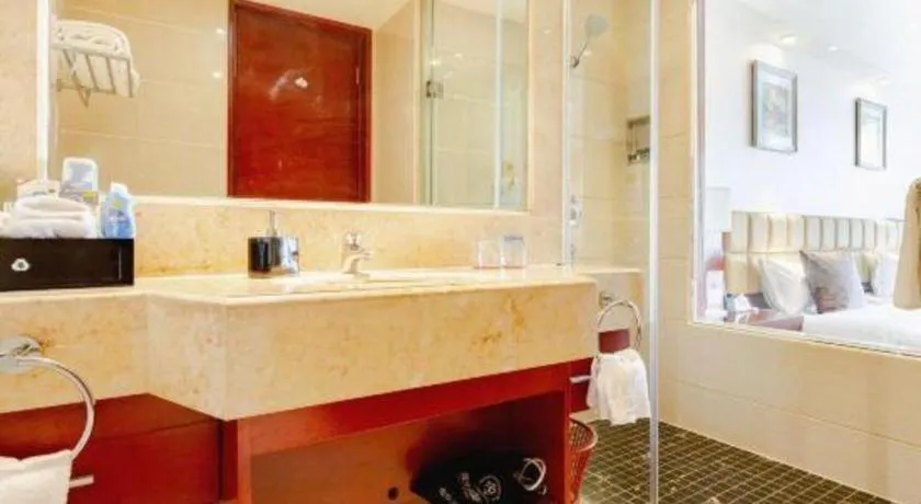 Bed in Chengdu Yinsheng International Hotel