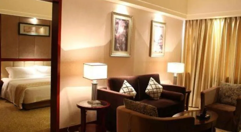 Bed in Chengdu Yinsheng International Hotel