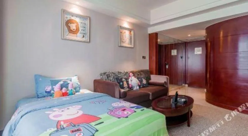 Bed in Chengdu Yinsheng International Hotel