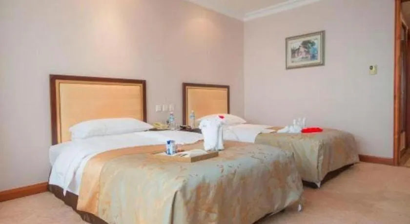 Bed in Dongying Dongsheng Hotel