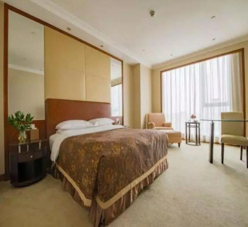 Bed in Dongying Dongsheng Hotel
