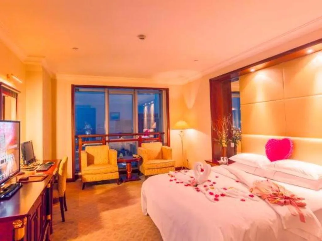 Bed in Dongying Dongsheng Hotel