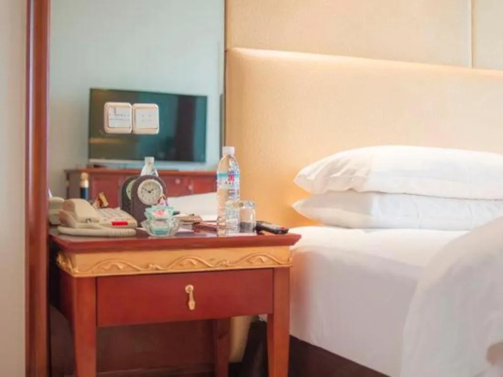 Bed in Dongying Dongsheng Hotel