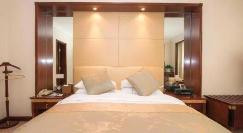 Bed in Dongying Dongsheng Hotel