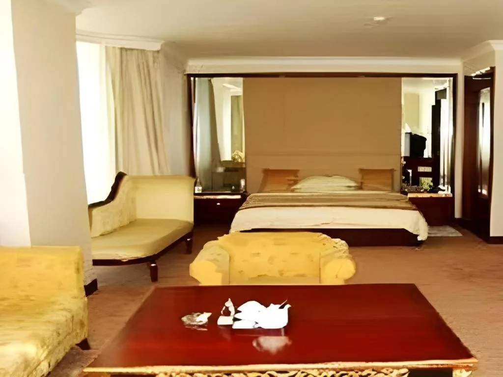 Bed in Dongying Dongsheng Hotel