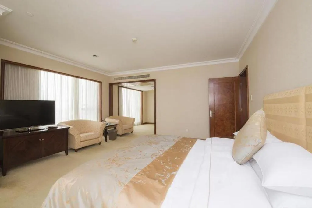 Bed in Dongying Dongsheng Hotel