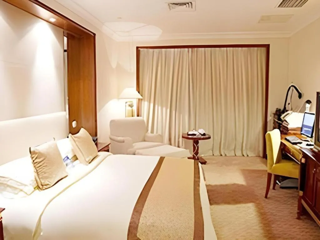 Bed in Dongying Dongsheng Hotel