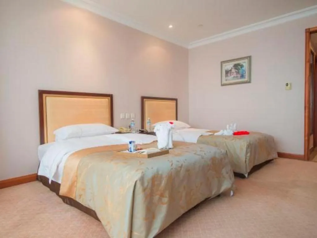 Bed in Dongying Dongsheng Hotel