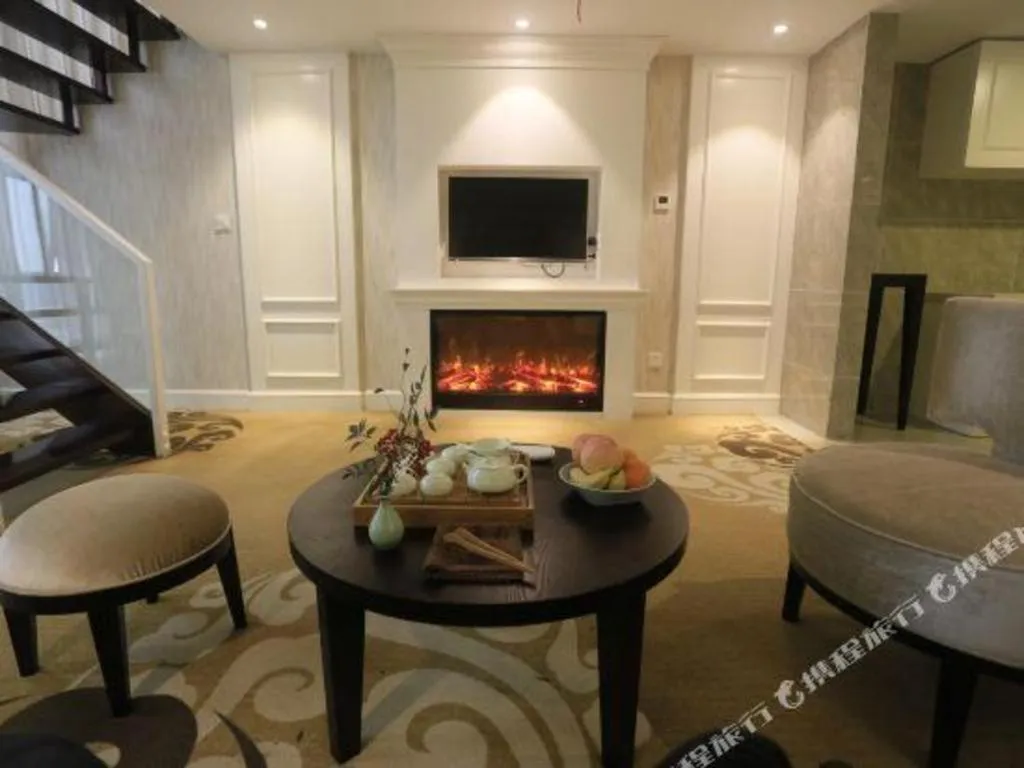 Ningbo East Shipu Hotel