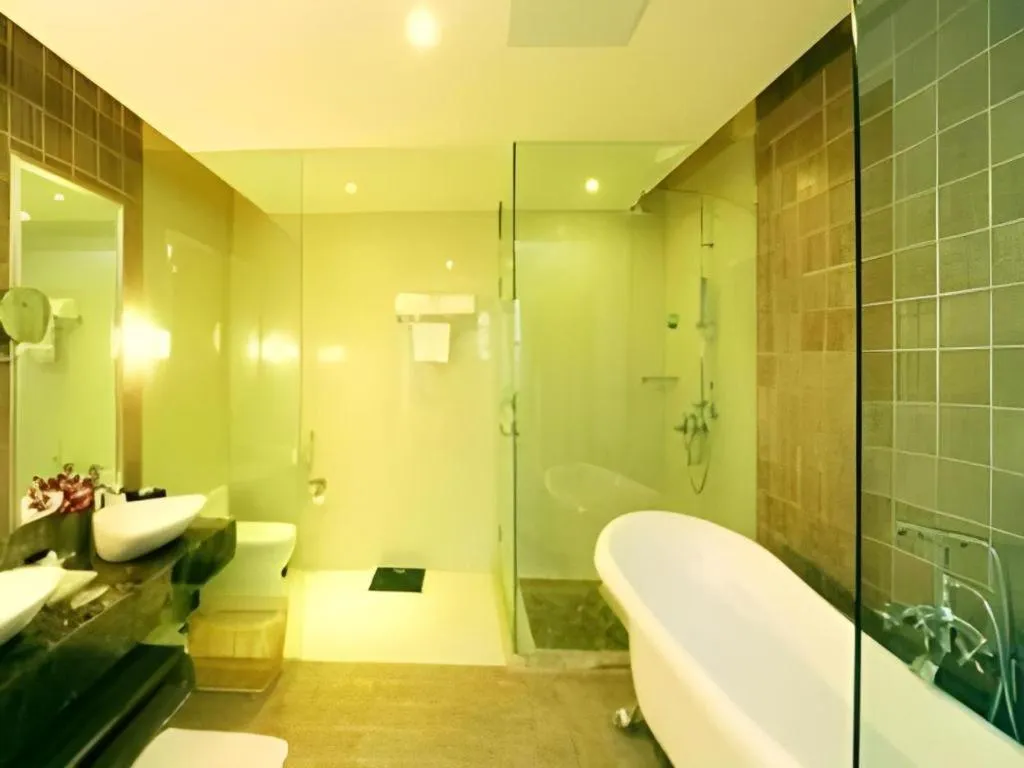 Ningbo East Shipu Hotel